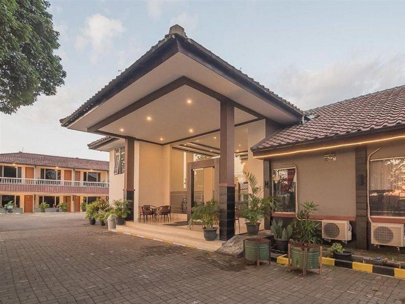 Reddoorz Near Alun Alun Subang Hotel Ngoại thất bức ảnh