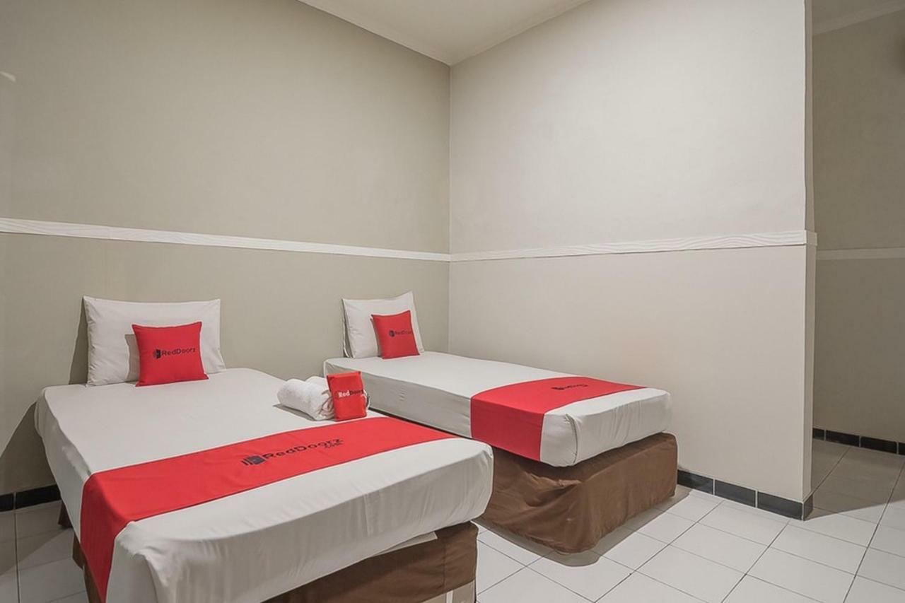 Reddoorz Near Alun Alun Subang Hotel Ngoại thất bức ảnh