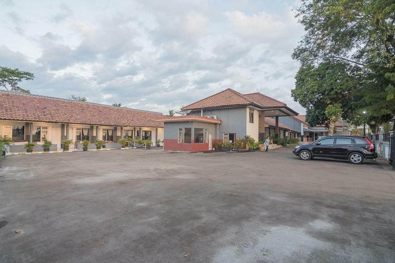Reddoorz Near Alun Alun Subang Hotel Ngoại thất bức ảnh