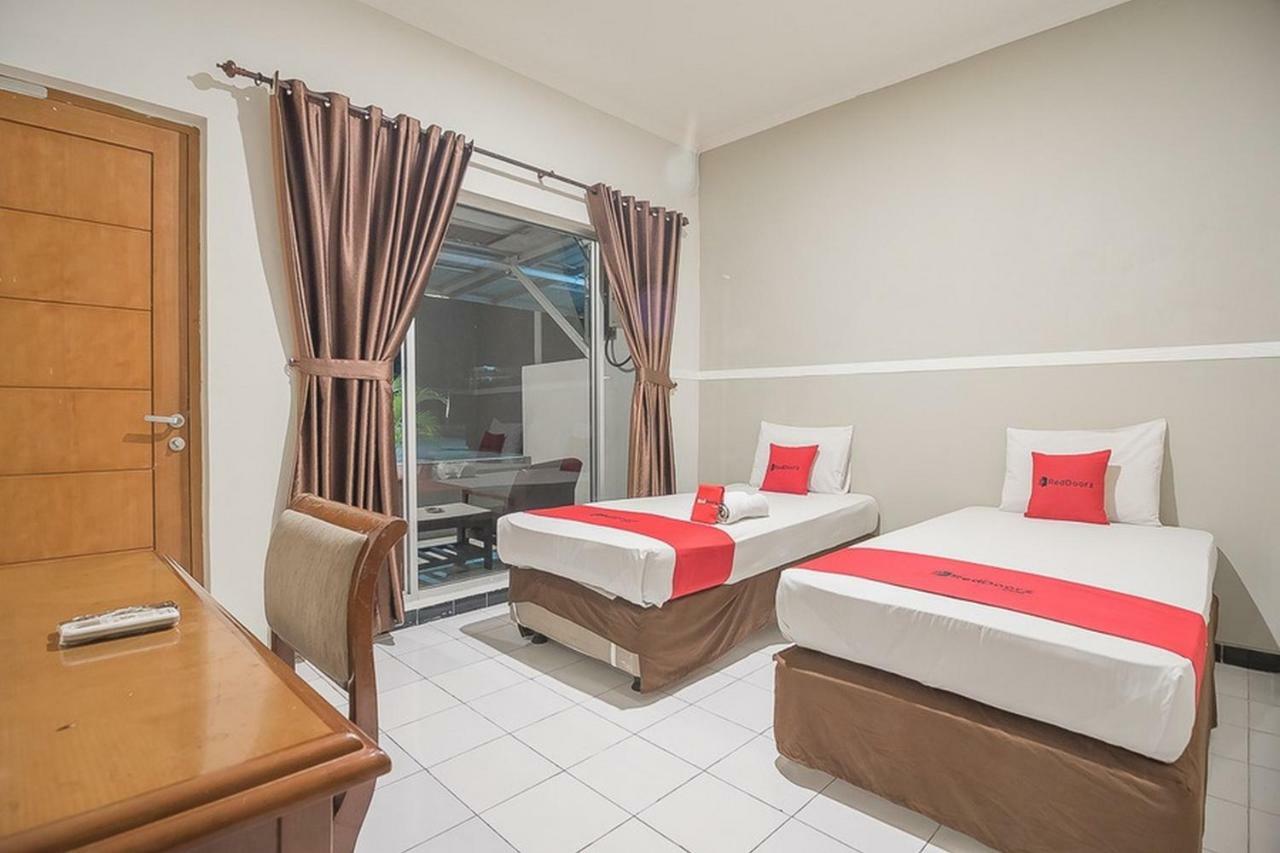 Reddoorz Near Alun Alun Subang Hotel Ngoại thất bức ảnh