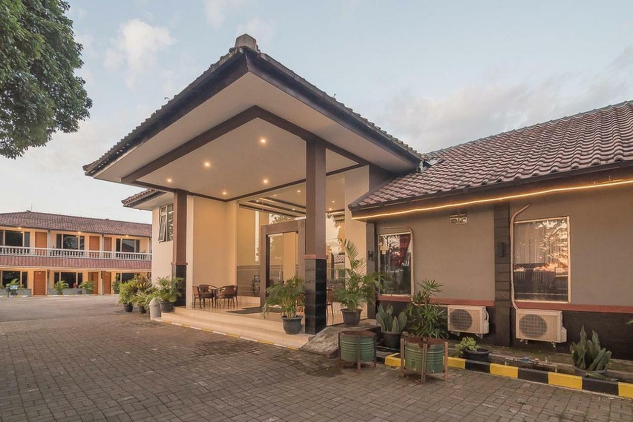 Reddoorz Near Alun Alun Subang Hotel Ngoại thất bức ảnh